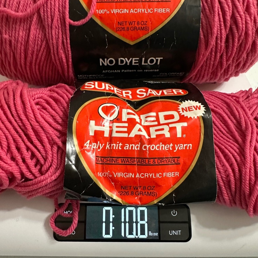 Red Heart Super Saver 375 Raspberry 4-Ply Acrylic Knit Crochet Yarn Lot 2 10oz - Picture 3 of 3